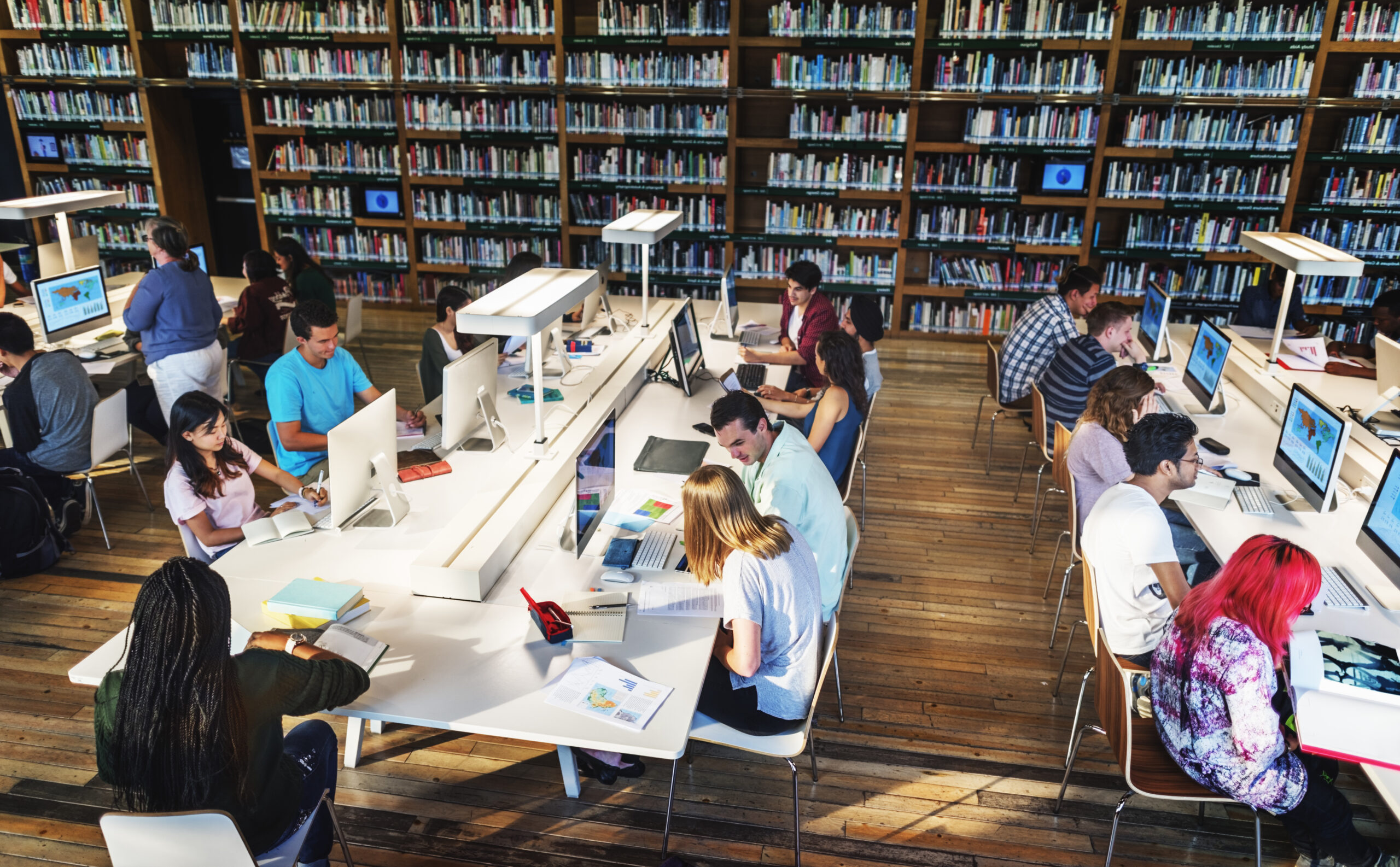 Collège réuni des commissaires et délégués du gouvernement auprès des universités, hautes écoles et des écoles supérieures des arts